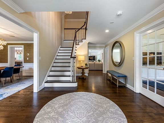 3rd image of 15 Hawthorn Ave