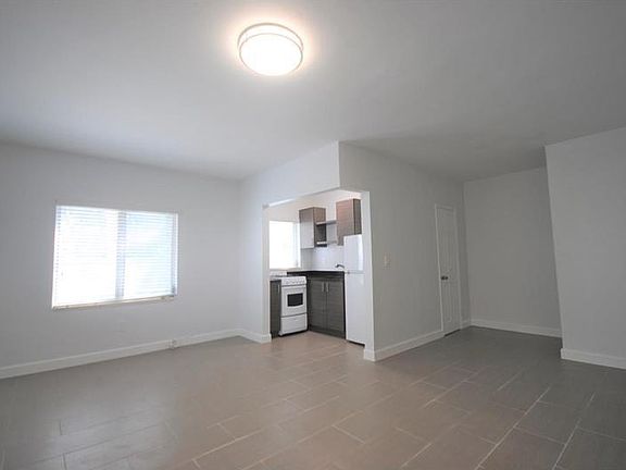5th image of 7145 Carlyle Ave APT 12