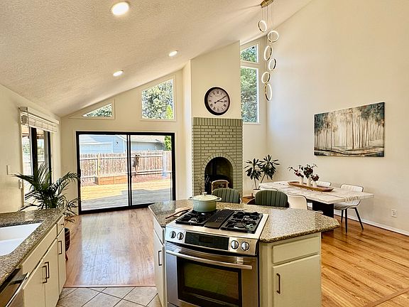 5th image of 5958 NE Ray Cir