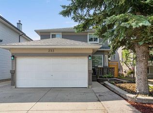 232 W Harvest Glen Pl NE, Calgary, AB T3K4J1