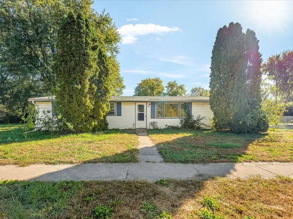 7603 Cadet Rd, Machesney Park, IL 61115