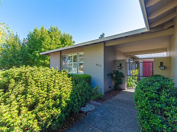 2nd image of 8812 Oakmont Drive