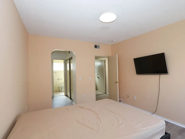 24210 Sylvan Glen Rd #F — Photo 18
