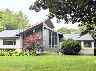 1101 Lakeshore Rd W, Oakville, ON L6L 1E7