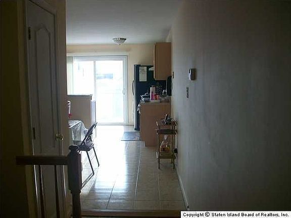 5th image of 134 Alberta Ave