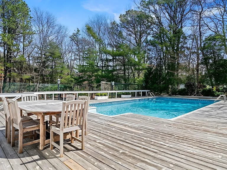 15 Elizabeth Ln — Photo 6