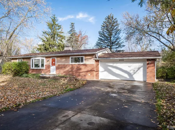 31000 Ridgeway Dr, Farmington Hills, MI 48334