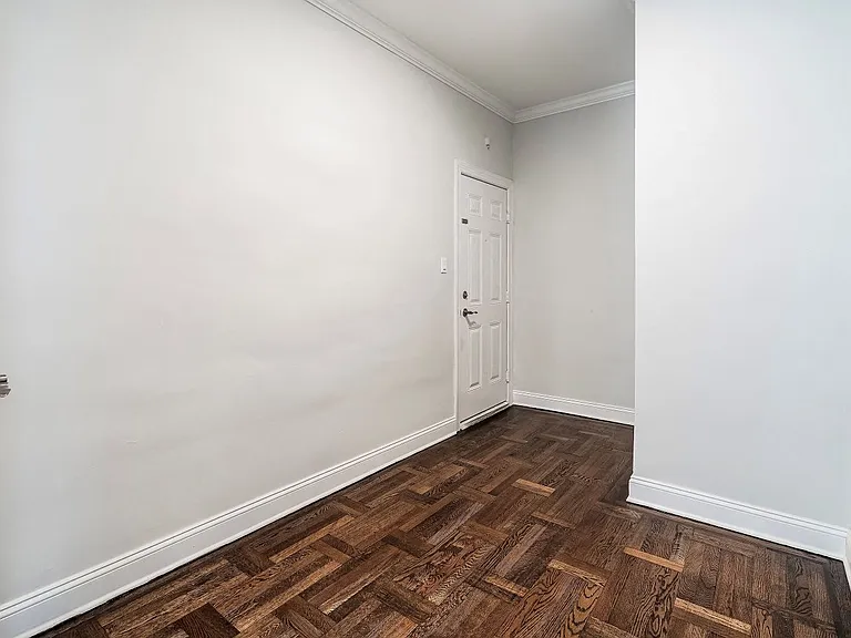 28 Gates Apartments — Photo 8