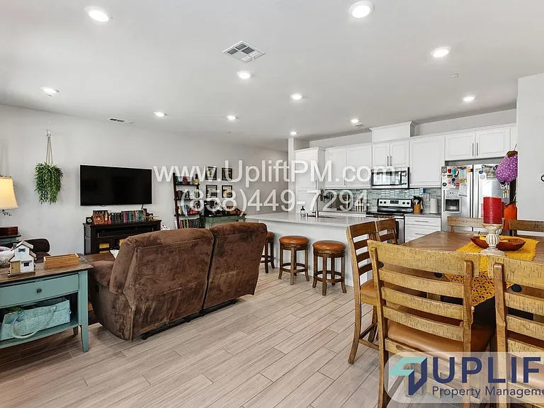 1362 Palo Verde Way — Photo 10