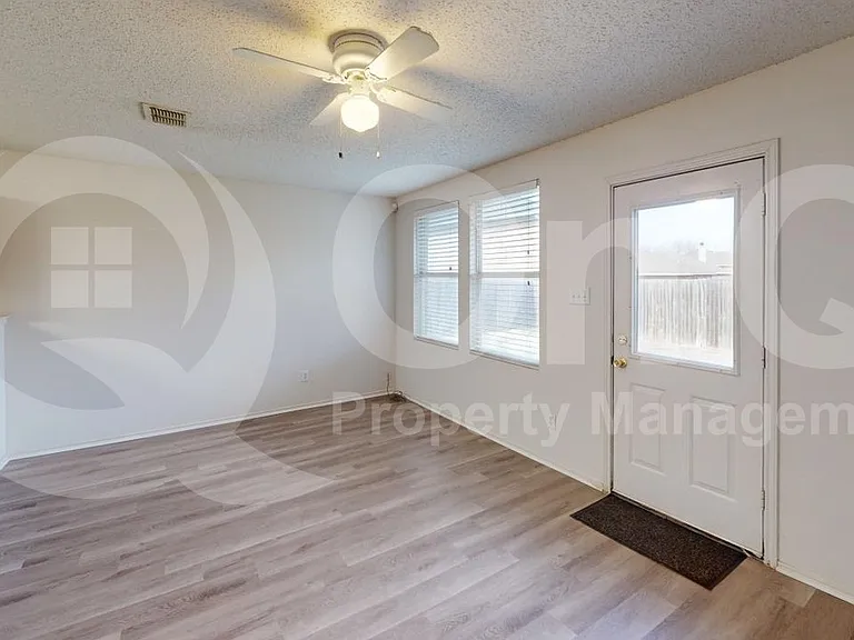603 Ambarella St — Photo 8