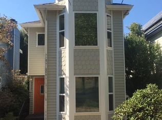 9217 College Way N, Seattle, WA 98103