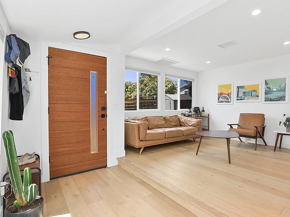 3rd image of 3439 1/2 Plata St