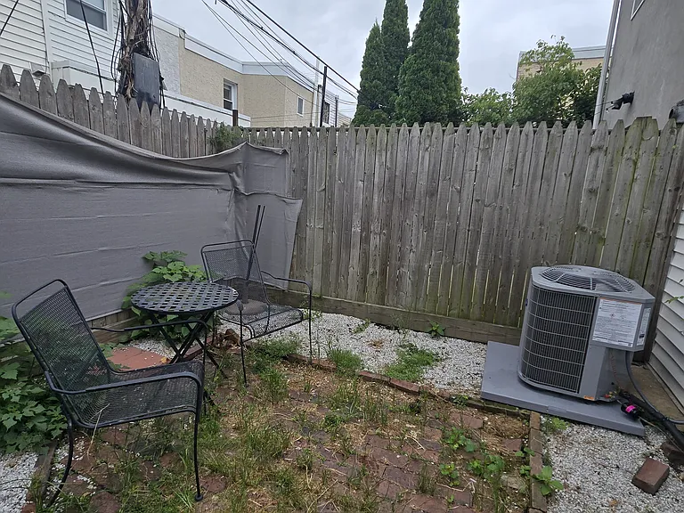 161 Mifflin St — Photo 16