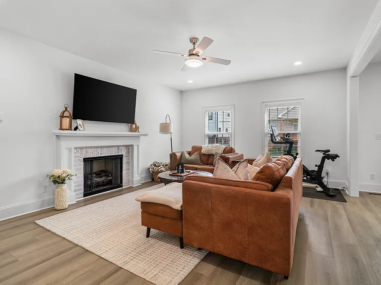 276 Bluebell Dr — Photo 12