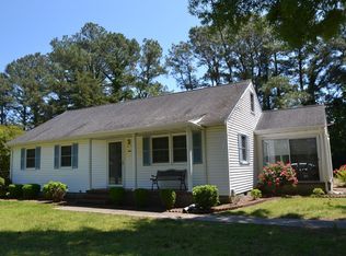 10186 Pine Ave, Nassawadox, VA 23413