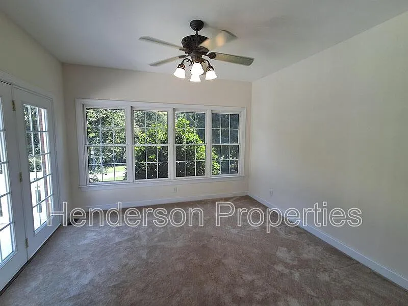 3 bed, 2.0 bath, $2,100 — Photo 4