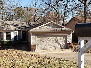 40 Oak Ridge Dr, Maumelle, AR 72113