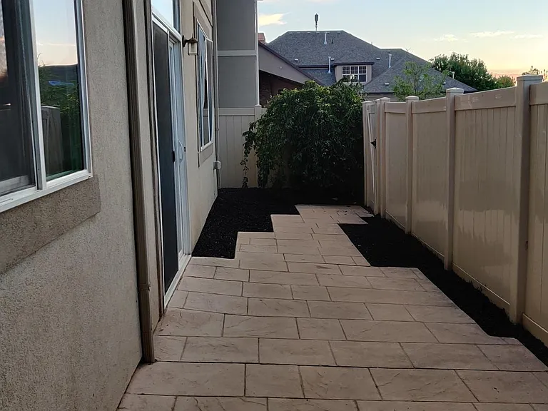 1077 N Kettering Dr — Photo 4