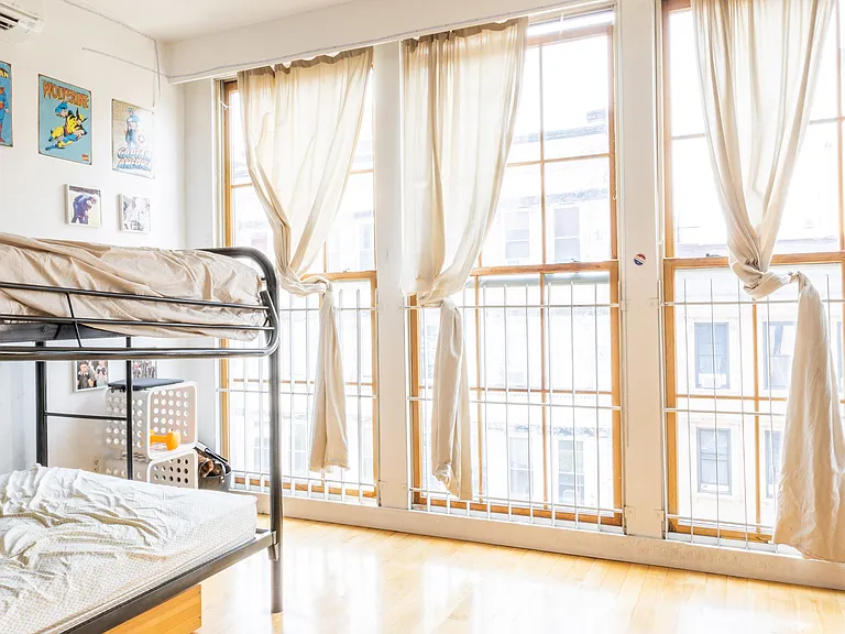 111 W 17th St #PENTHOUSE — Photo 16
