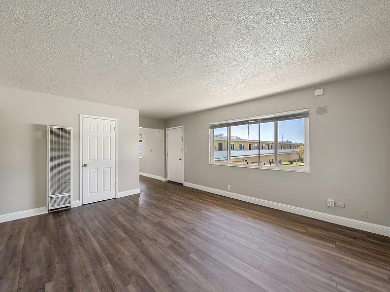Garden Court Apartments — Photo 13