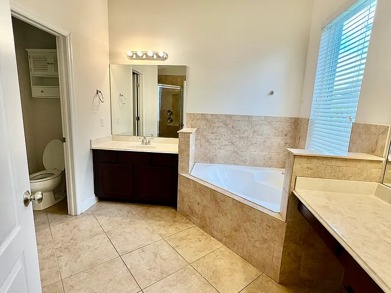 7926 Stoney Hill Dr — Photo 19