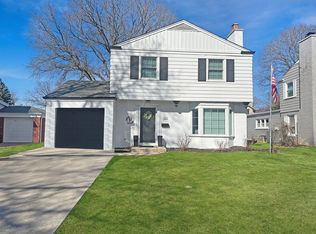 122 E Sibley St, Park Ridge, IL 60068