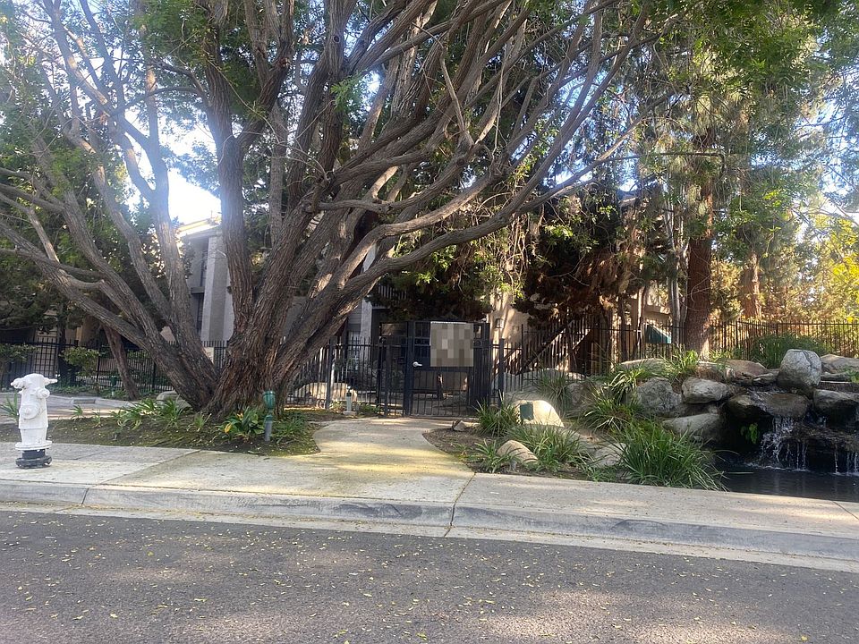 2nd image of 2504 W Macarthur Blvd Unit C