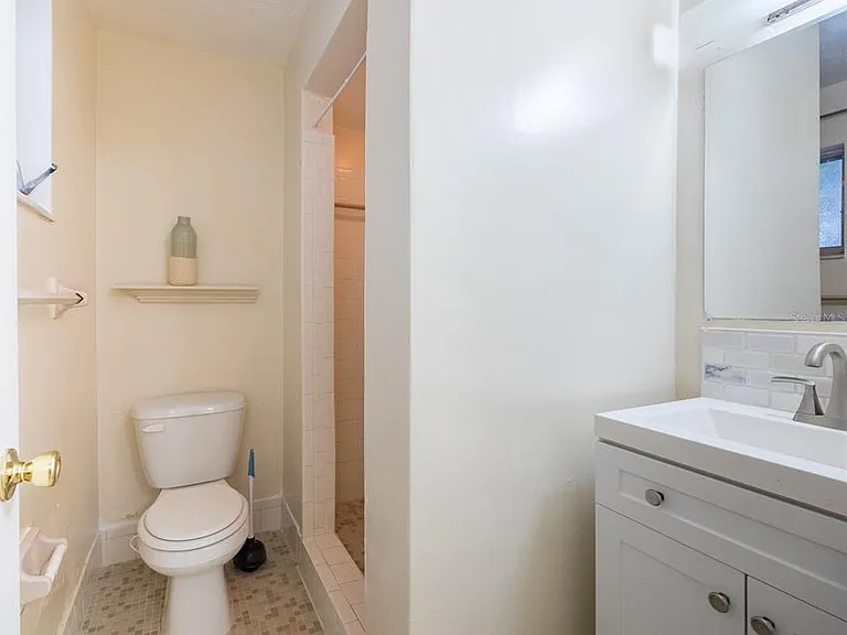 400 S Meteor Ave — Photo 8
