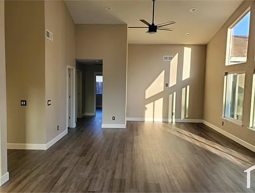 1325 Senida Way — Photo 2