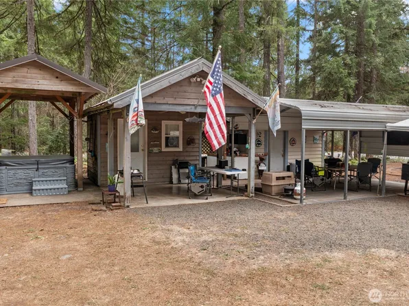 20 N Brook Lane, Hoodsport, WA 98548