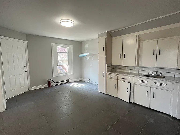 807 Wellington Ave #1 — Photo 7