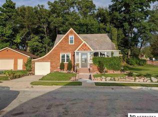4702 S 14th St, Omaha, NE 68107