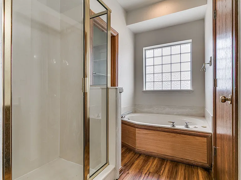 2913 Daybreak Dr — Photo 2