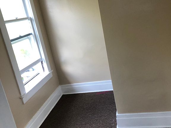 2nd image of 17 Wyandotte Ave