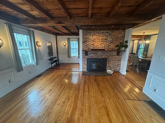 5th image of 44 Church St