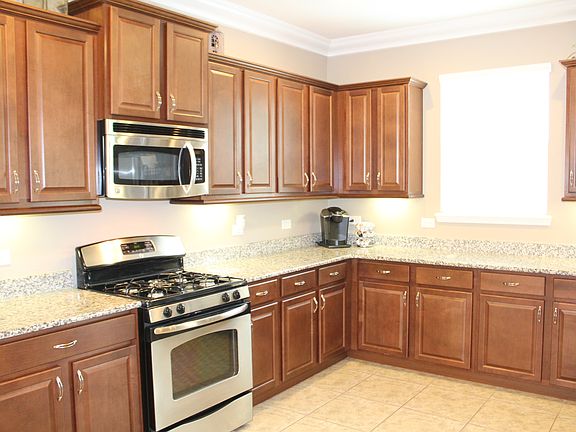 4th image of 313 Skyview Pl