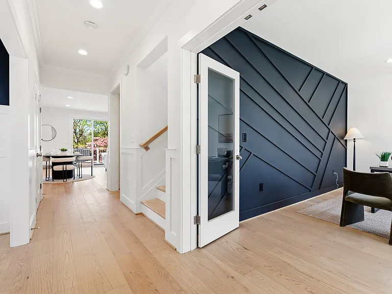 6806 Farragut Ave — Photo 12