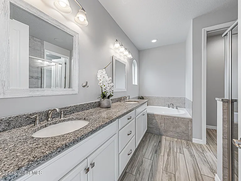 7544 Loren Cove Dr — Photo 18