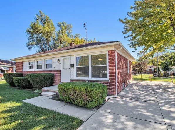 29863 Tamarack Ct, Flat Rock, MI 48134