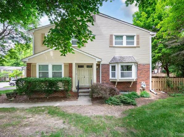 1634 Brentwood Dr, Troy, MI 48098