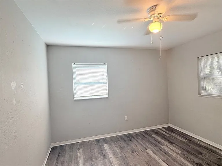 6041 43rd Ave N — Photo 15