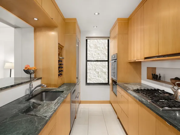 129 East 82nd Street image 3 of 8