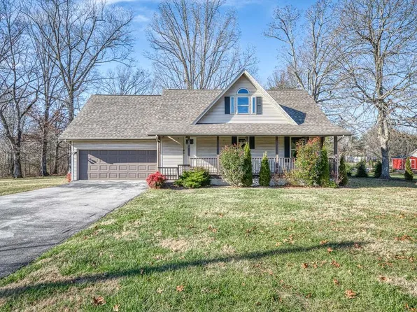 1271 Arrowhead Dr, Crossville, TN 38572