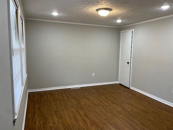 2nd image of 203 Barnhill St