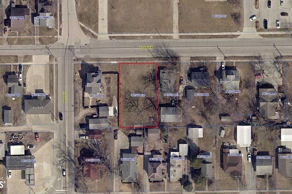 1st image of 717 N 2nd Ave W