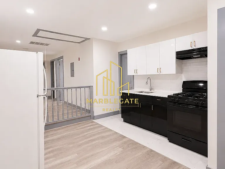 655 S 11th St #22 — Photo 5