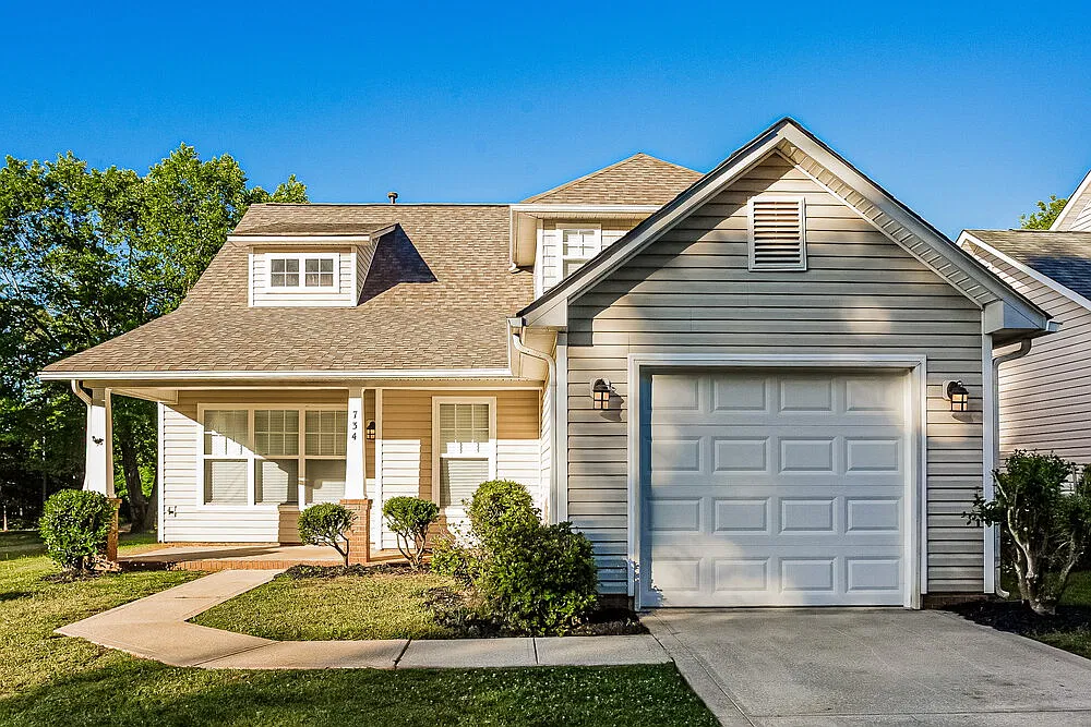 3 bed, 2.5 bath, 1575 sqft, $2,980 — Photo 1