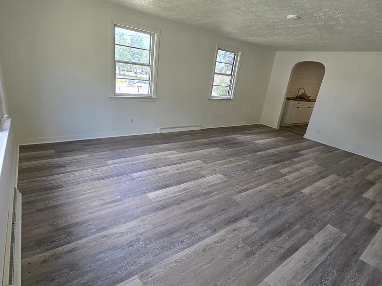 1045 Pittsburgh Ave — Photo 2