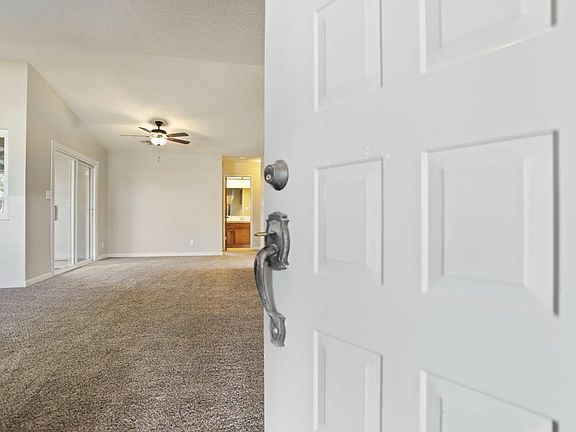 5th image of 476 Birchwood St