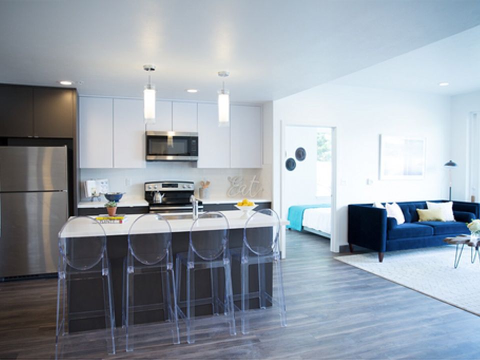 2nd image of 1310 W College Ave #303